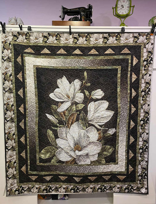 "Elegant Mosaic"  Detailed, Neutral Panel Qullt in Twin XL - TR13