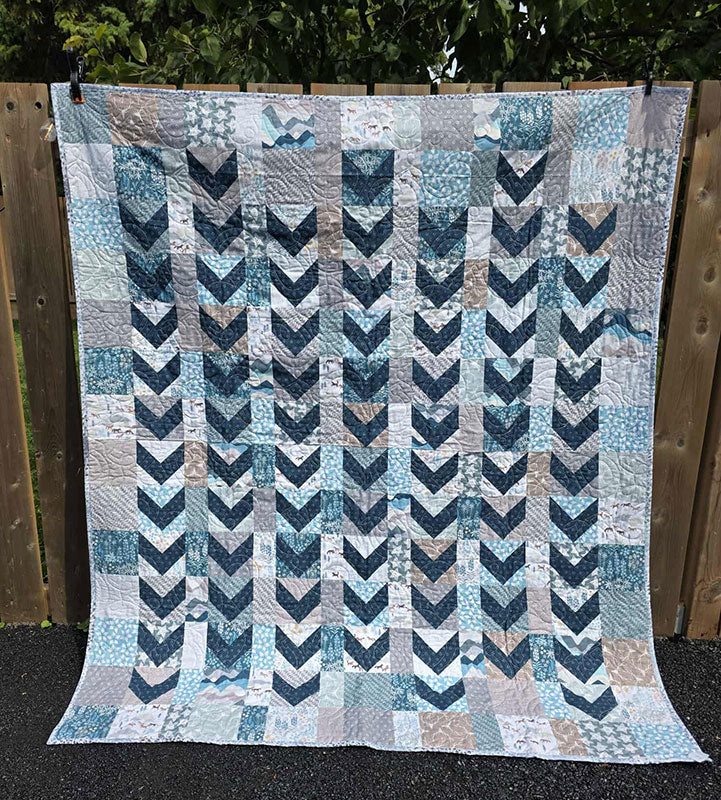 "Full Moon (light)" Soothing Chevron Throw Quilt - TR17