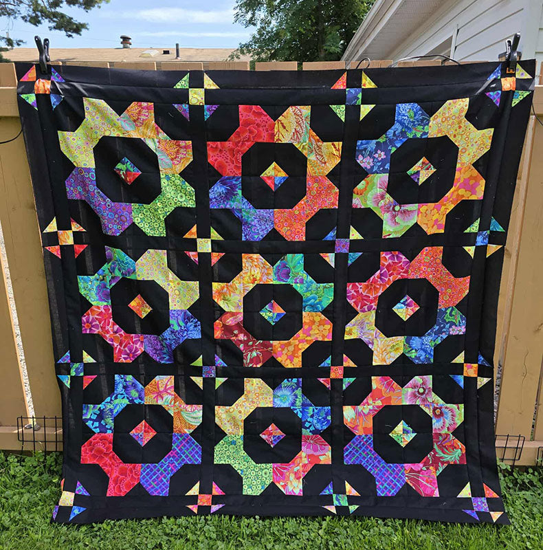 "Bowtie" Bright and Bold Square Multicolour Twin Quilt  - TR7