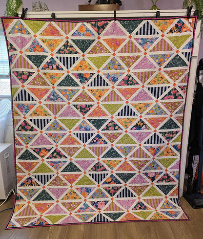 "Triangles" Quilt in Twin XL Size For The Colour Lover - TR8